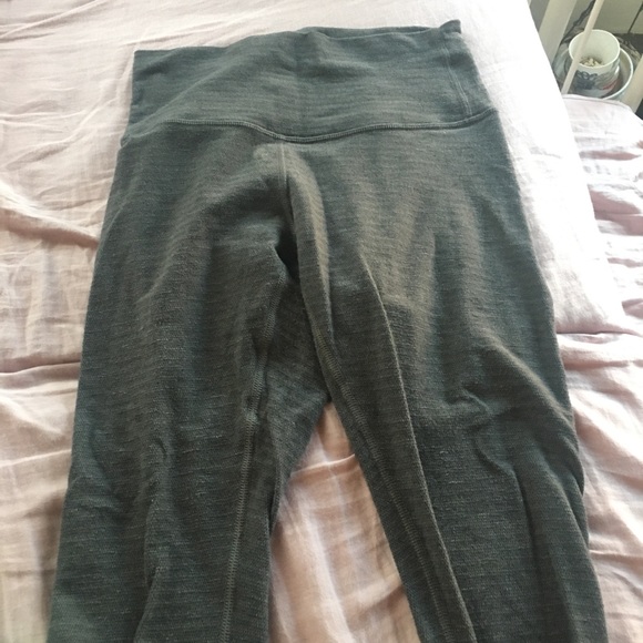 7/8 length lululemon leggings - Picture 2 of 4